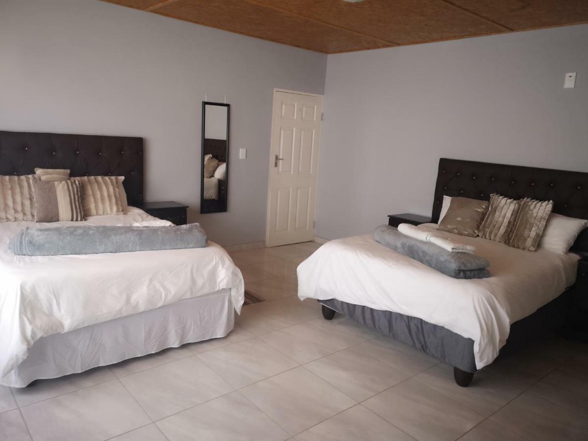 Tuvawa Luxury Suites Walvis Bay Exterior photo